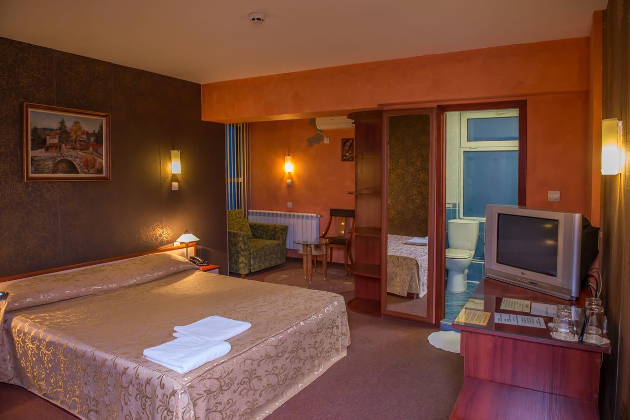 Hotel Kapri Yambol Esterno foto