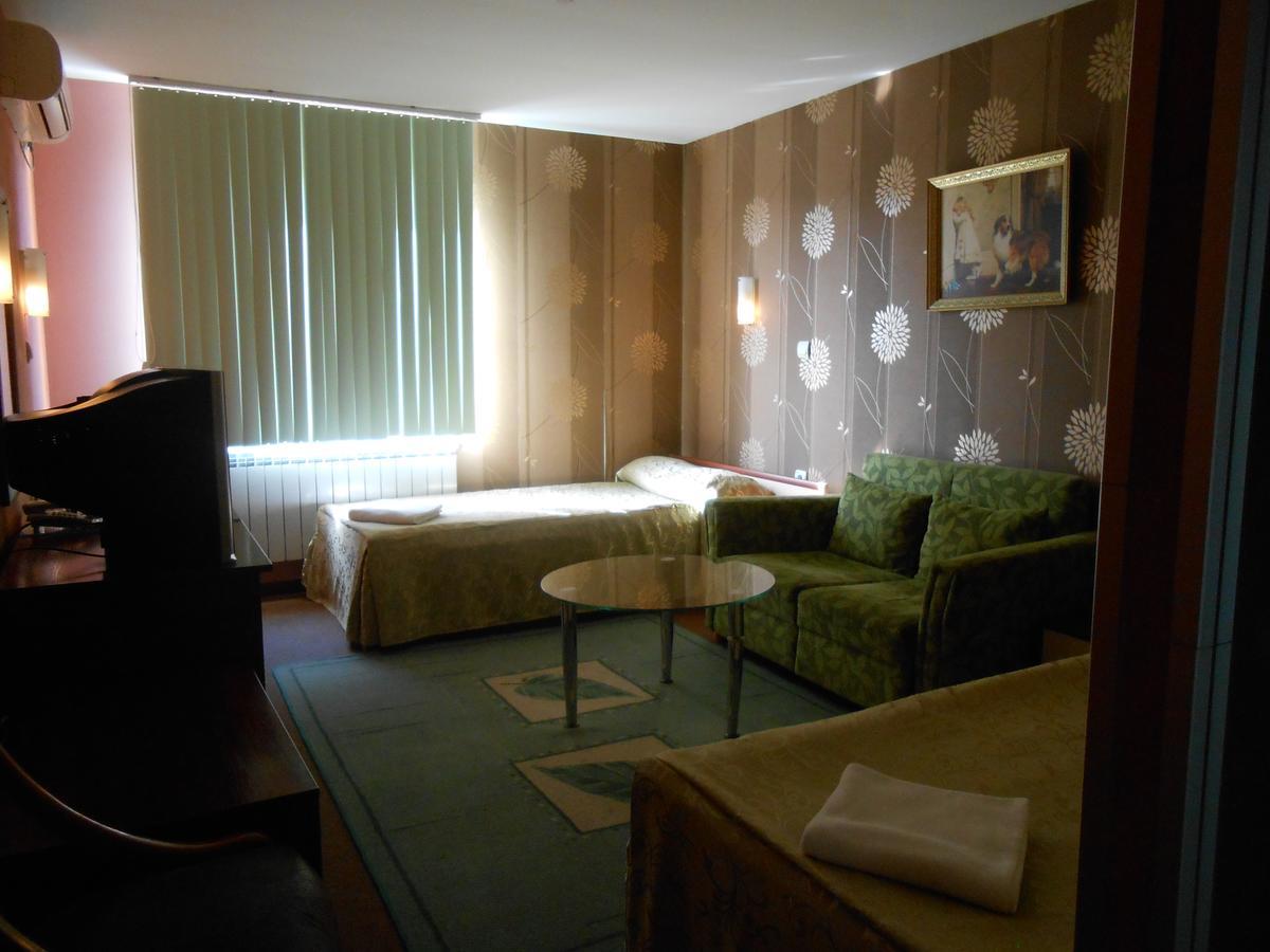 Hotel Kapri Yambol Esterno foto